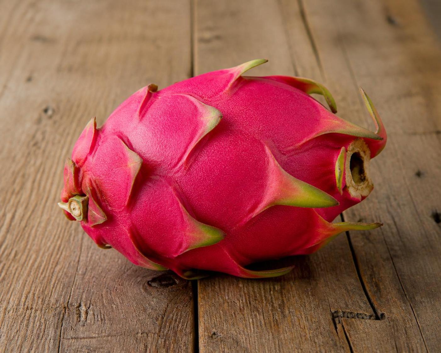 découvrez le pitaya, un fruit exotique aux bienfaits étonnants pour votre santé et votre bien-être. apprenez comment intégrer ce superfruit délicieux dans votre alimentation quotidienne.
