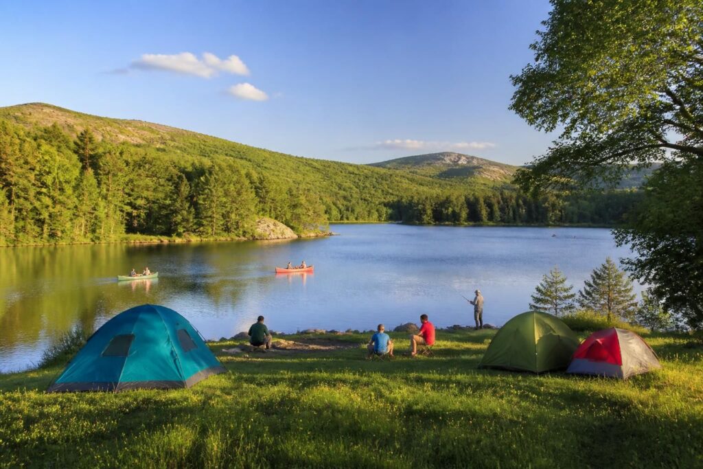 découvrez le camping le lac d’aydat, un havre de paix au cœur du massif central, idéal pour des vacances nature entre détente, activités en plein air et paysages magnifiques.