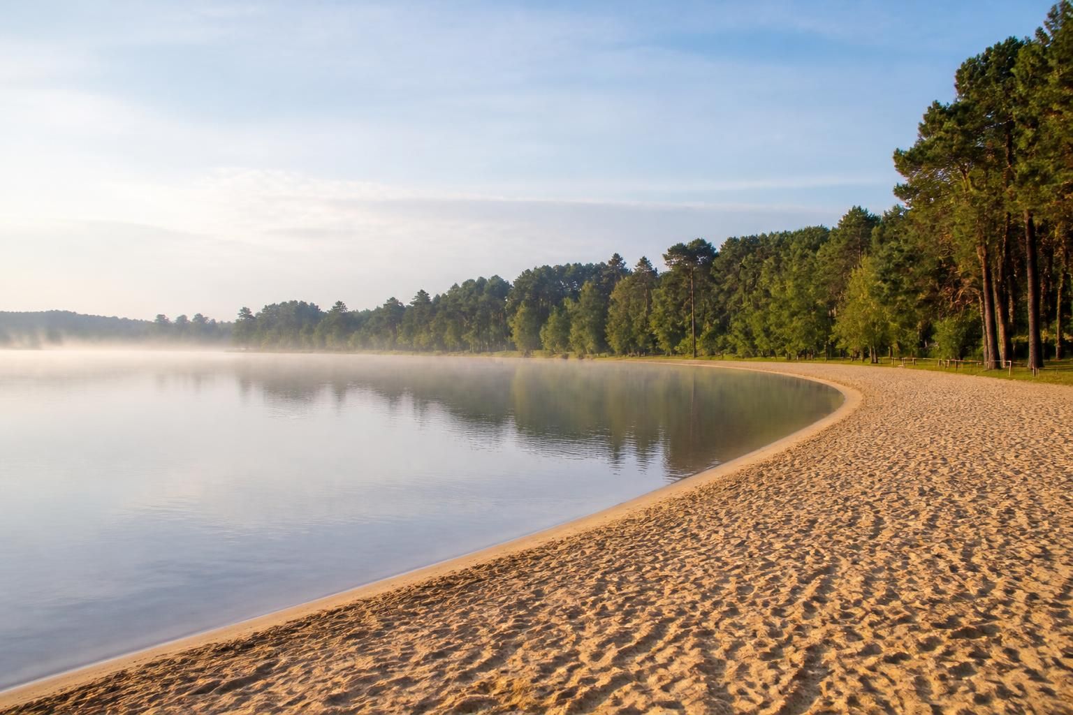découvrez le lac de la ramée, un havre de paix au cœur de toulouse, idéal pour une escapade nature et détente en famille ou entre amis.
