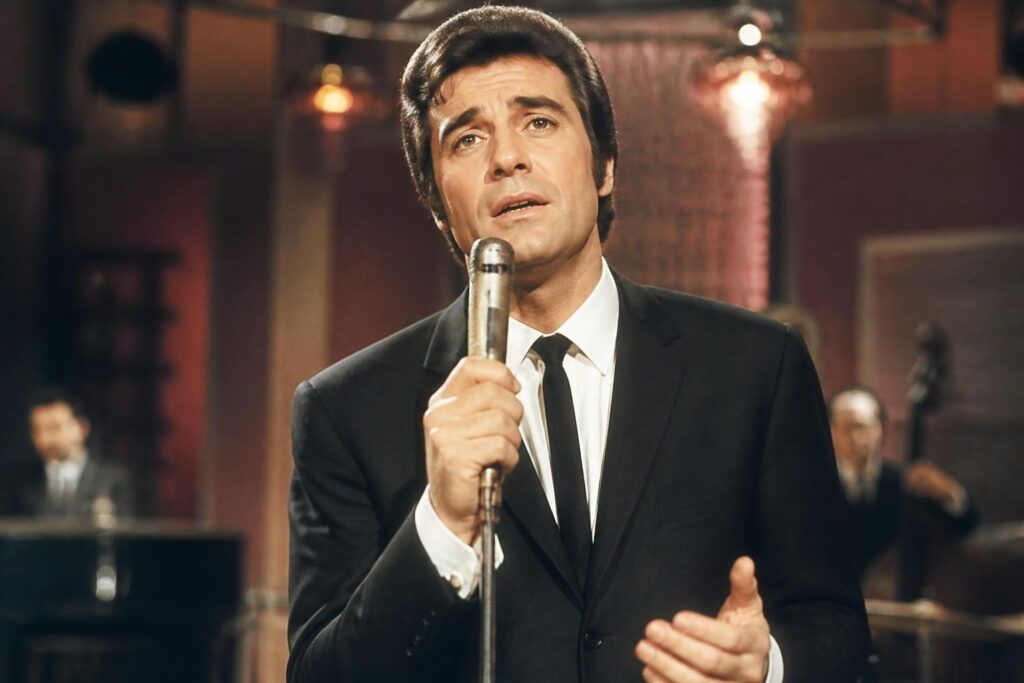 découvrez les chanteurs des années 60, ces voix mythiques qui ont profondément marqué la musique française et continuent d'inspirer les générations.